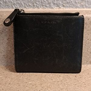 Coach Vintage Compact Leather Wallet